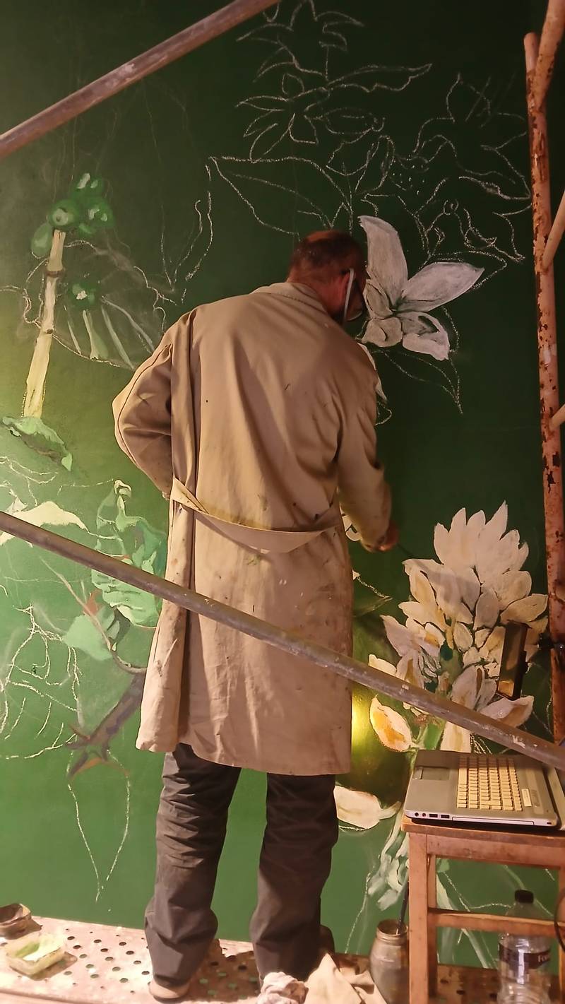 Tià Zanoguera, artista local que realizó el mural