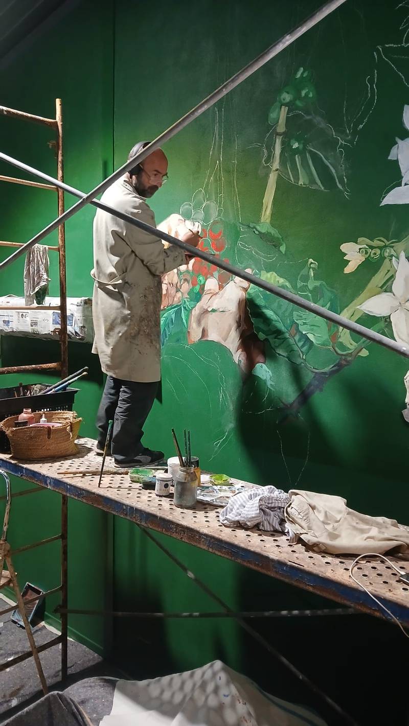 Tià Zanoguera, artista local que realizó el mural