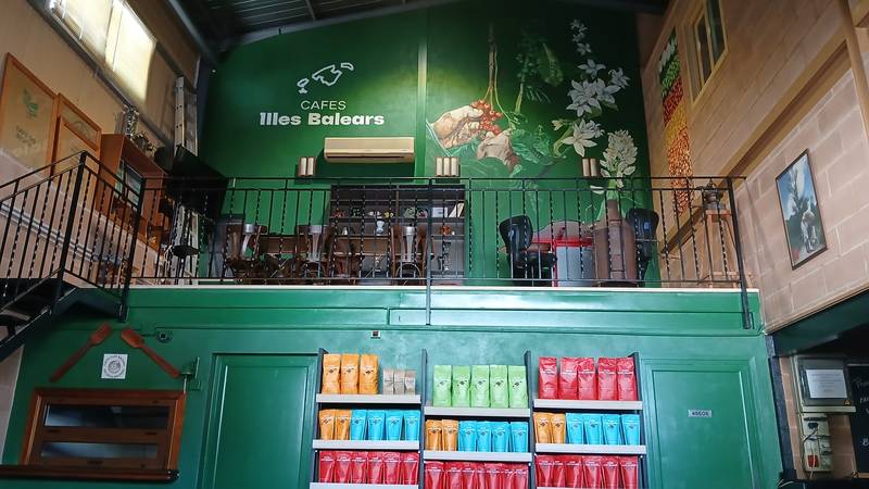 Arte y Café: El Nuevo Mural de Nuestra Sala de Catas